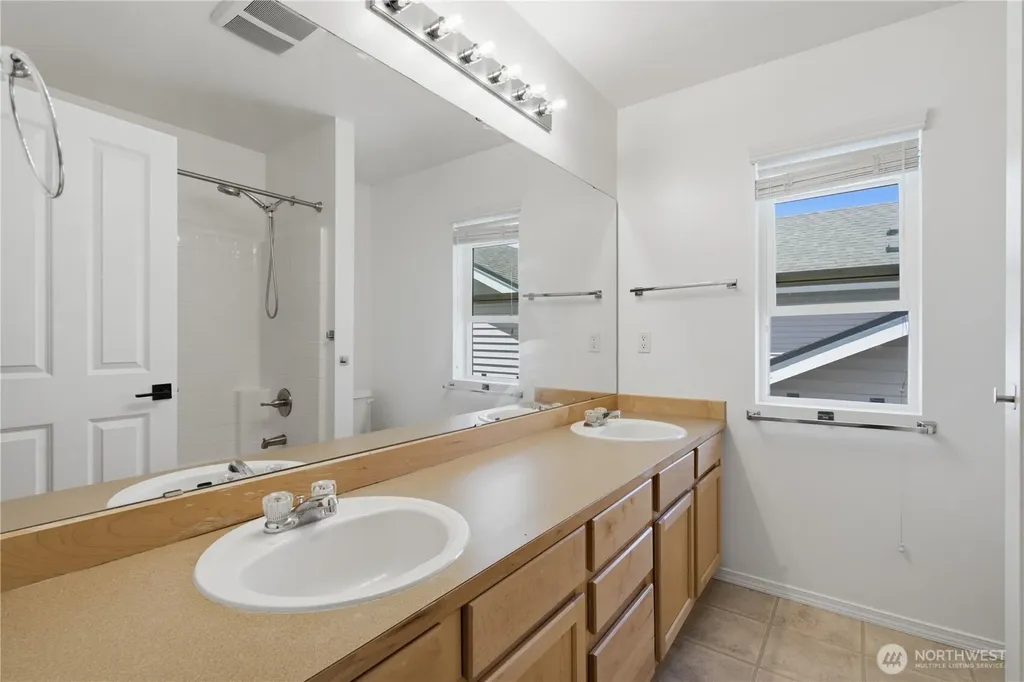 5928 Elizabeth Avenue SE Auburn WA 98092