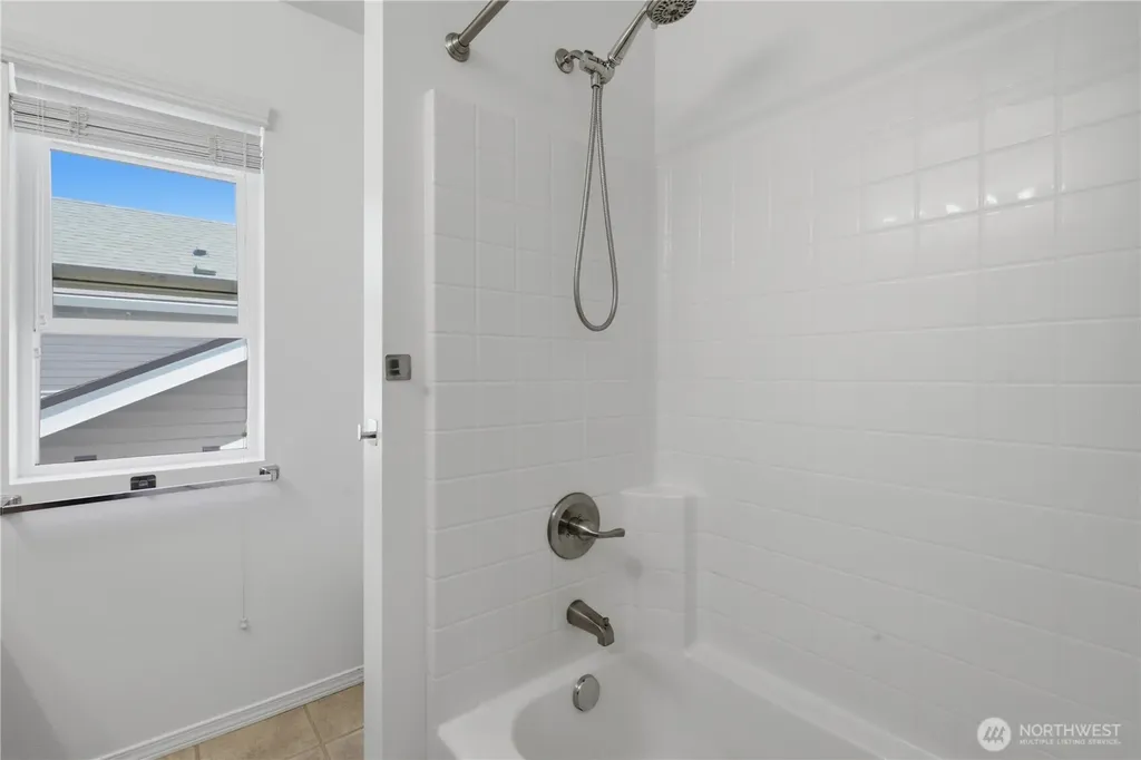 5928 Elizabeth Avenue SE Auburn WA 98092