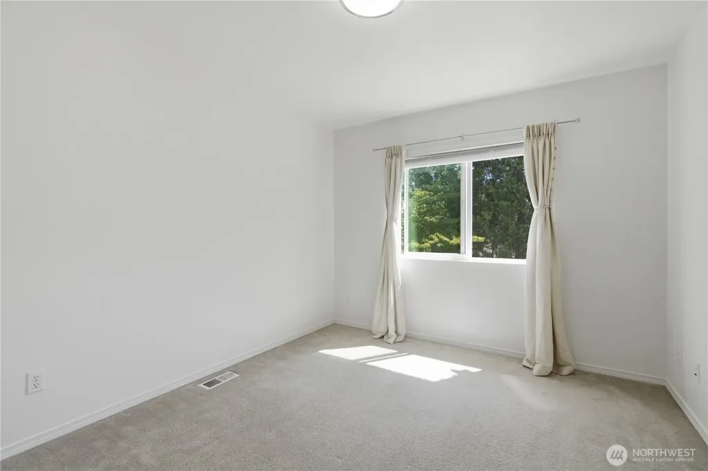 5928 Elizabeth Avenue SE Auburn WA 98092