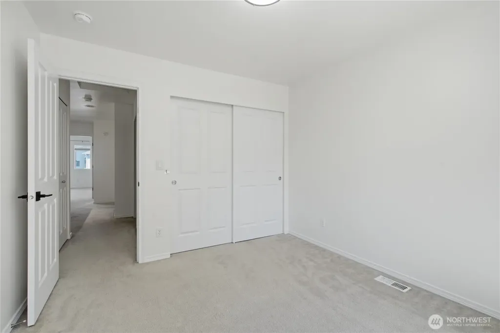 5928 Elizabeth Avenue SE Auburn WA 98092