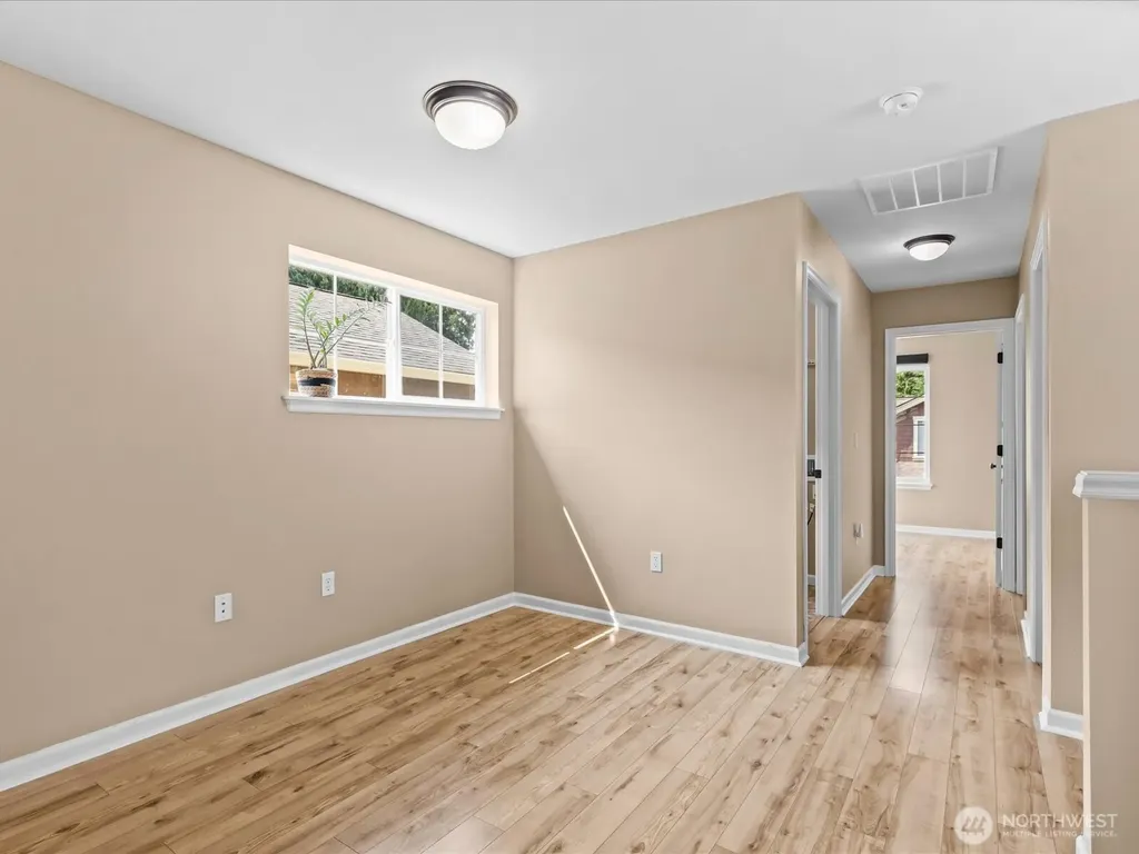 16282 2nd Pl S Burien WA 98148