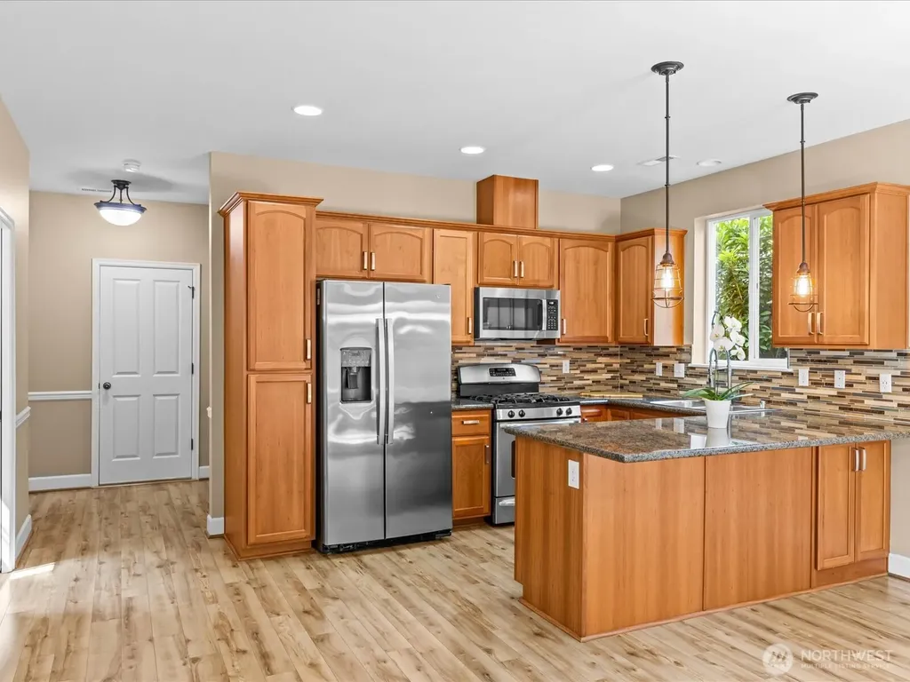 16282 2nd Pl S Burien WA 98148