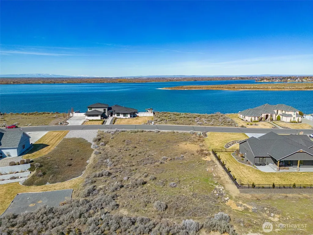 7382 Dune Lake Road SE Moses Lake WA 98837