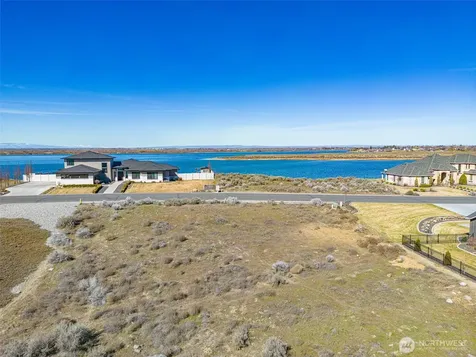 7382 Dune Lake Road SE Moses Lake WA 98837