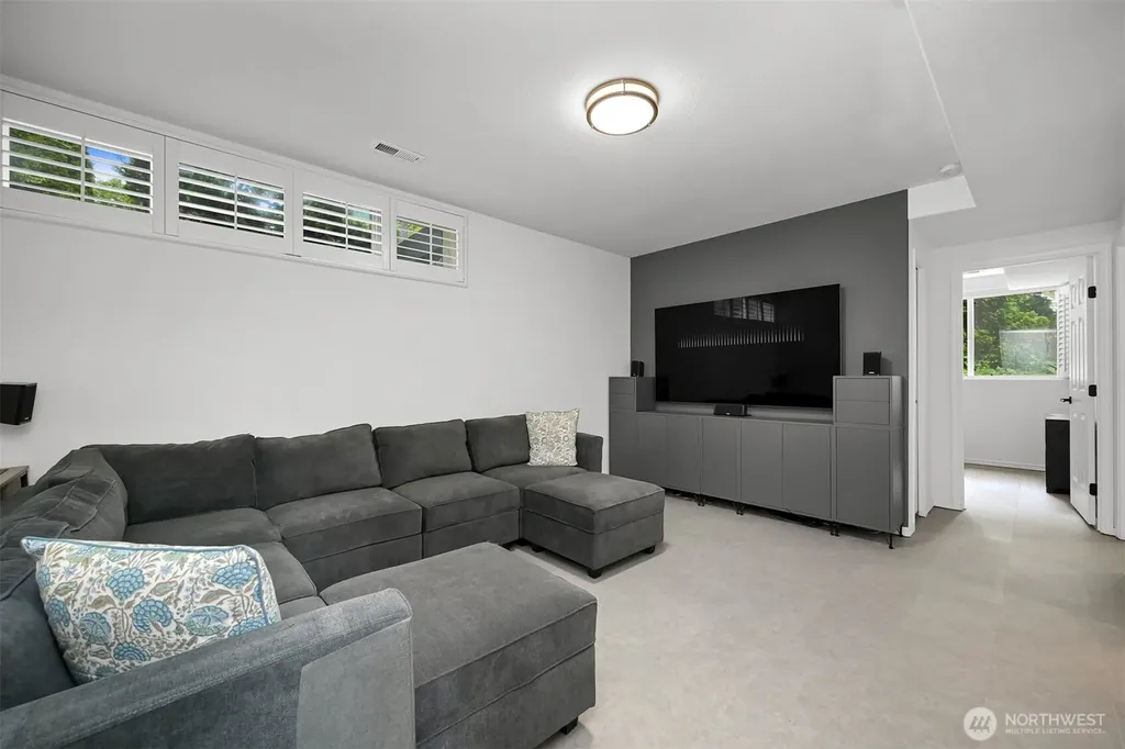 912 S Hills Drive Bellingham WA 98229