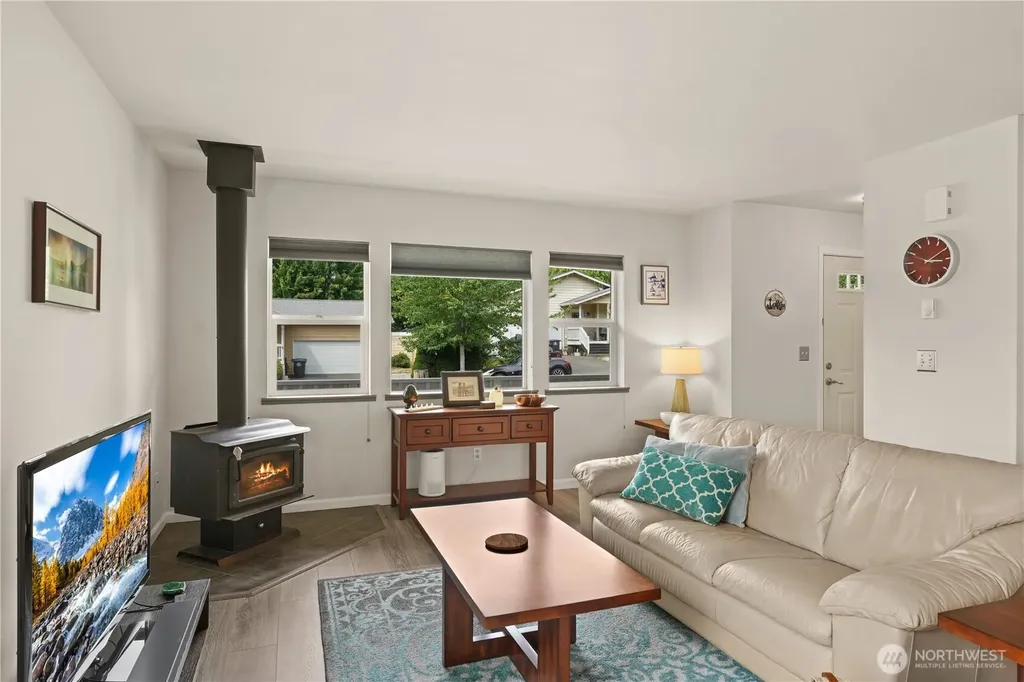 193 NE Max William Loop Poulsbo WA 98370
