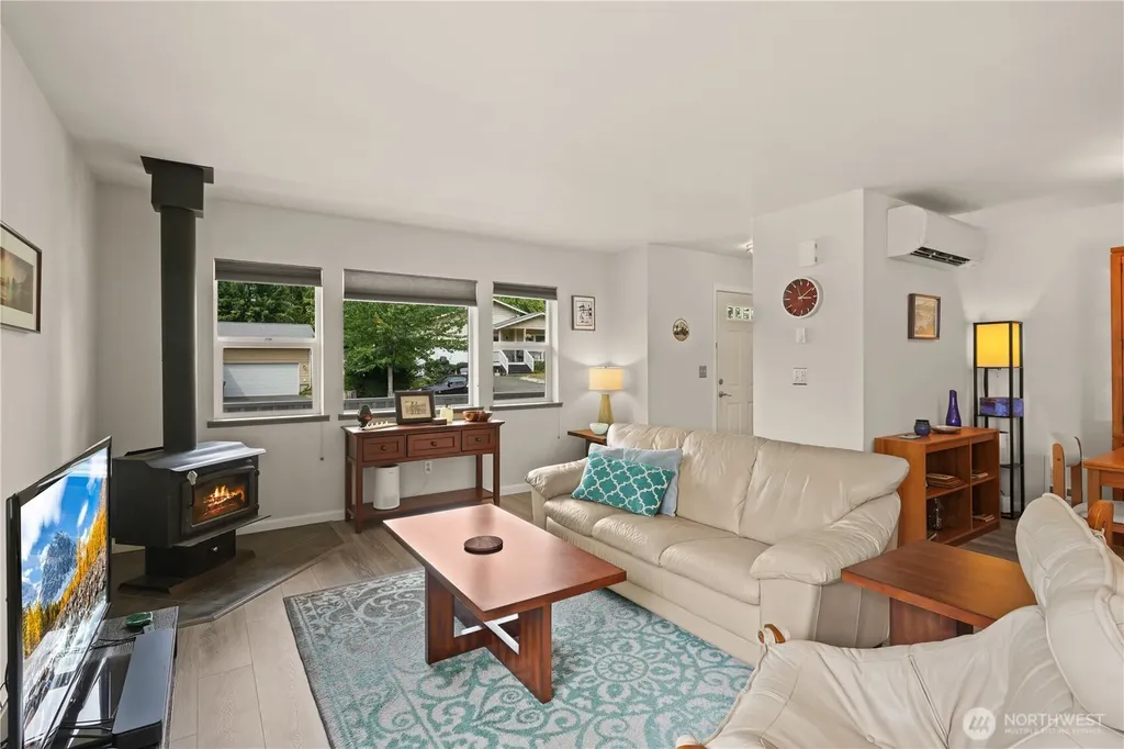193 NE Max William Loop Poulsbo WA 98370