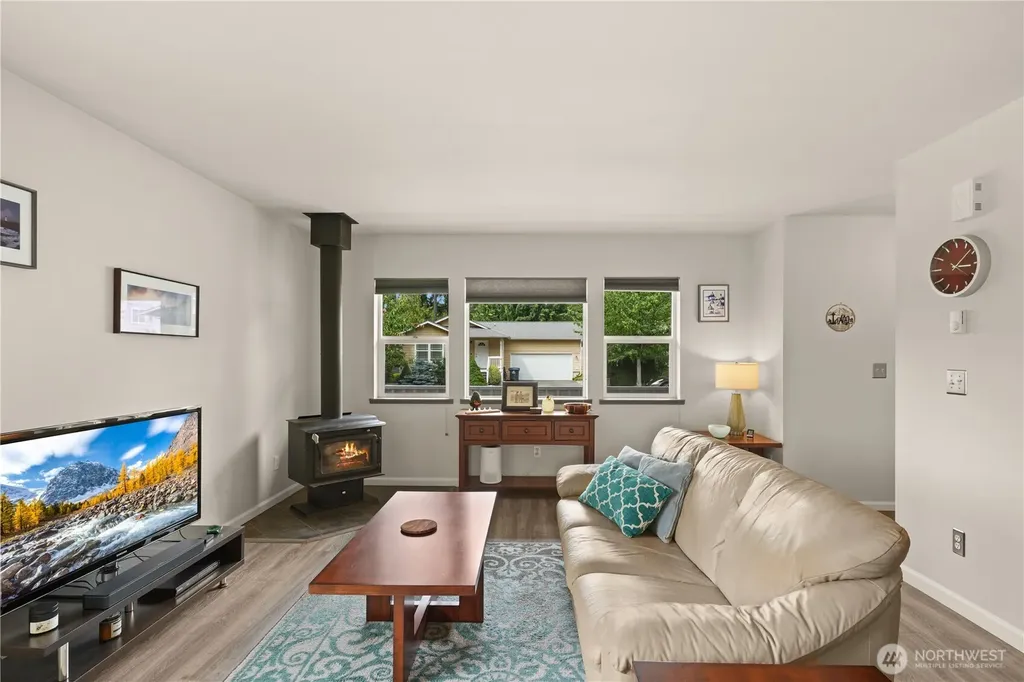 193 NE Max William Loop Poulsbo WA 98370
