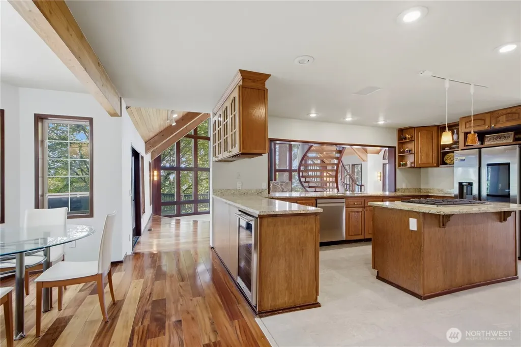 4739 Fernridge Lane Mercer Island WA 98040