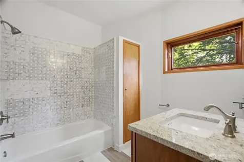 4739 Fernridge Lane Mercer Island WA 98040