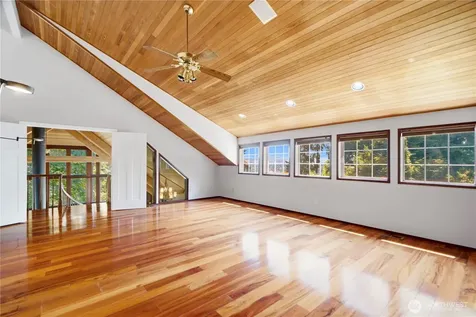 4739 Fernridge Lane Mercer Island WA 98040