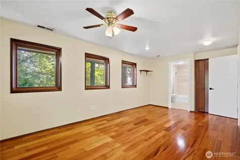 4739 Fernridge Lane Mercer Island WA 98040