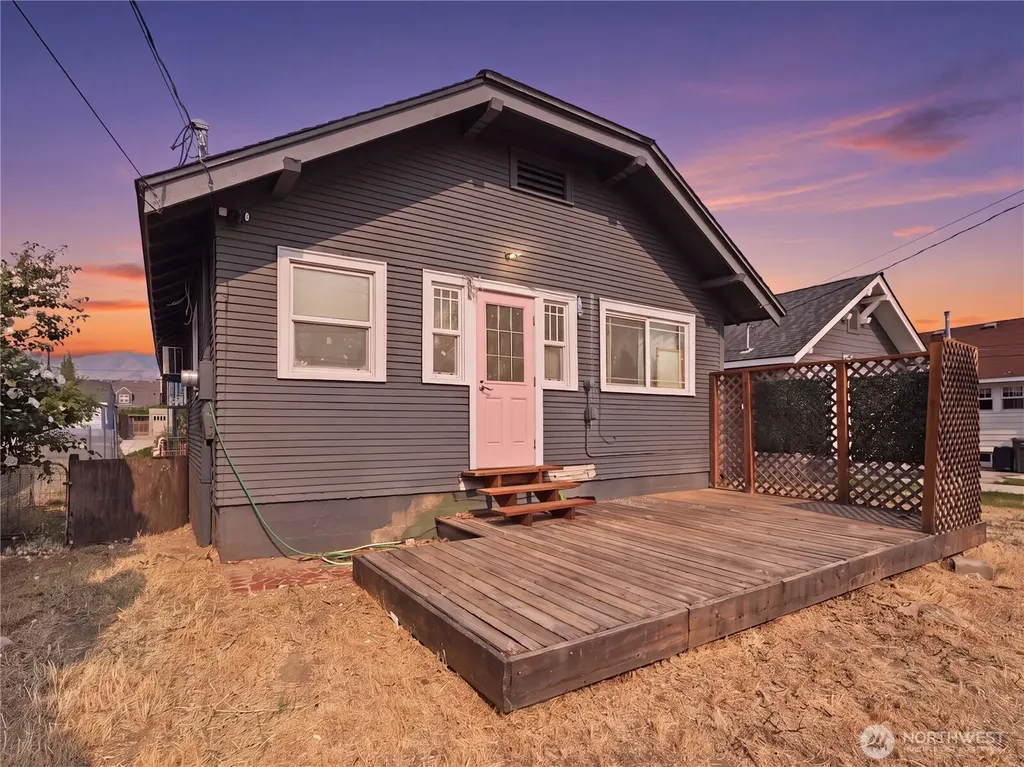 203 N Emerson Avenue Wenatchee WA 98801