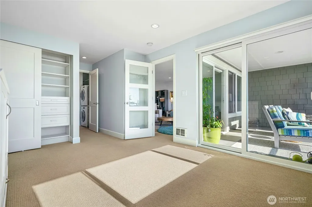 6620 Lake Washington Boulevard NE Kirkland WA 98033