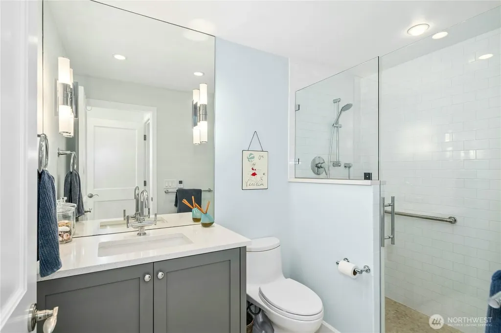 6620 Lake Washington Boulevard NE Kirkland WA 98033