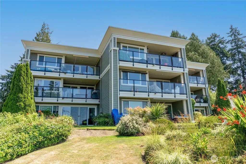 6620 Lake Washington Boulevard NE Kirkland WA 98033