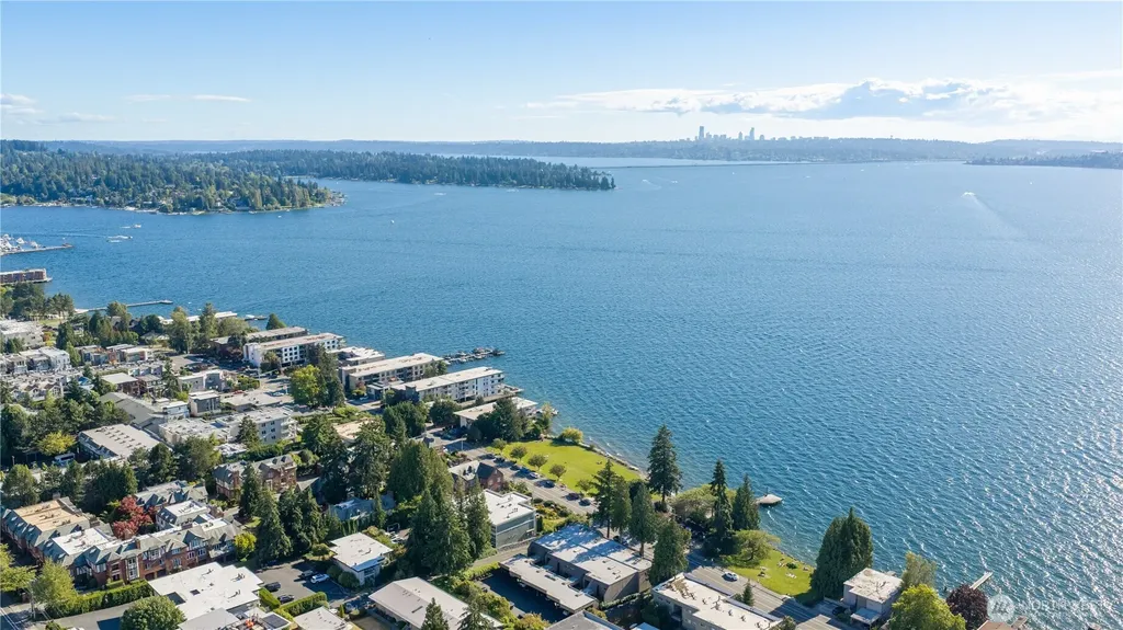 6620 Lake Washington Boulevard NE Kirkland WA 98033