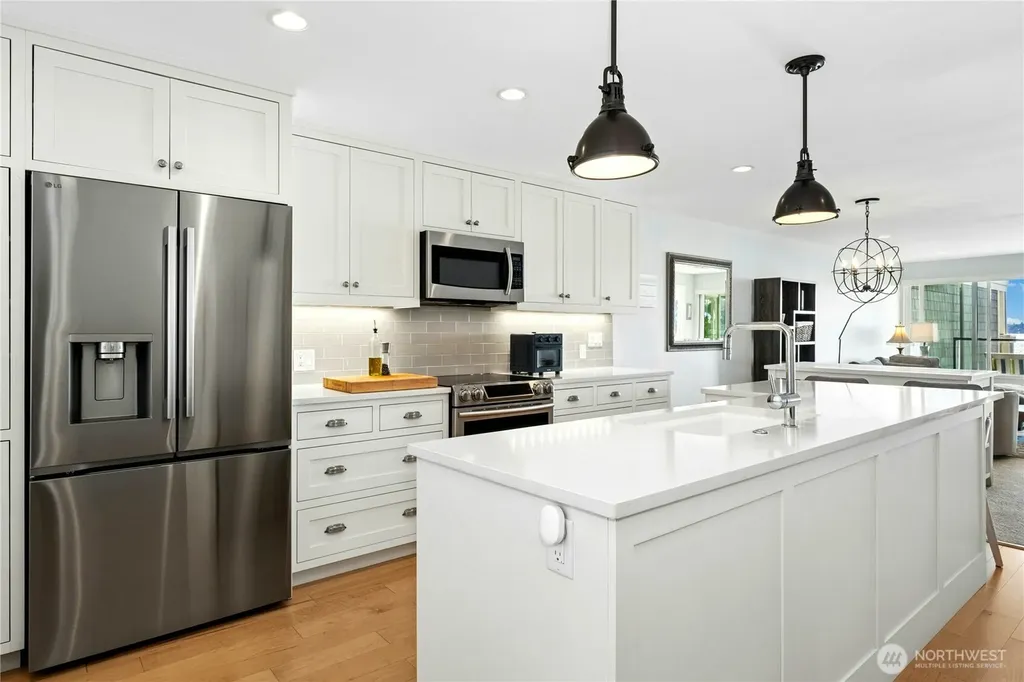 6620 Lake Washington Boulevard NE Kirkland WA 98033