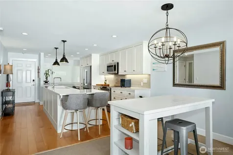 6620 Lake Washington Boulevard NE Kirkland WA 98033