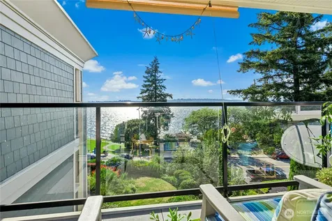 6620 Lake Washington Boulevard NE Kirkland WA 98033