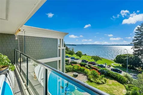 6620 Lake Washington Boulevard NE Kirkland WA 98033