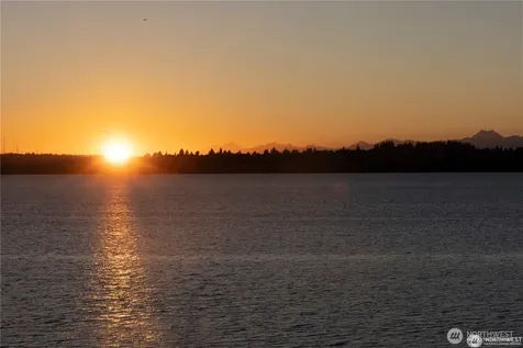 6620 Lake Washington Boulevard NE Kirkland WA 98033