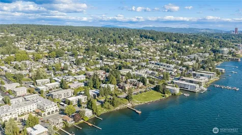 6620 Lake Washington Boulevard NE Kirkland WA 98033