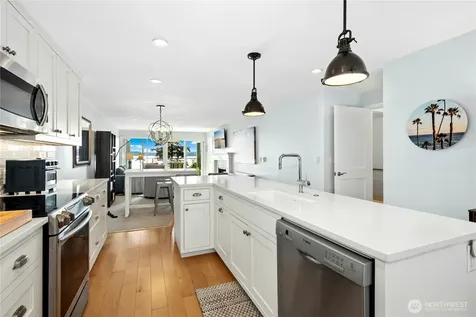 6620 Lake Washington Boulevard NE Kirkland WA 98033