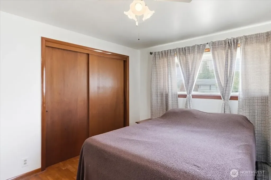 1318 F Street SE Auburn WA 98002