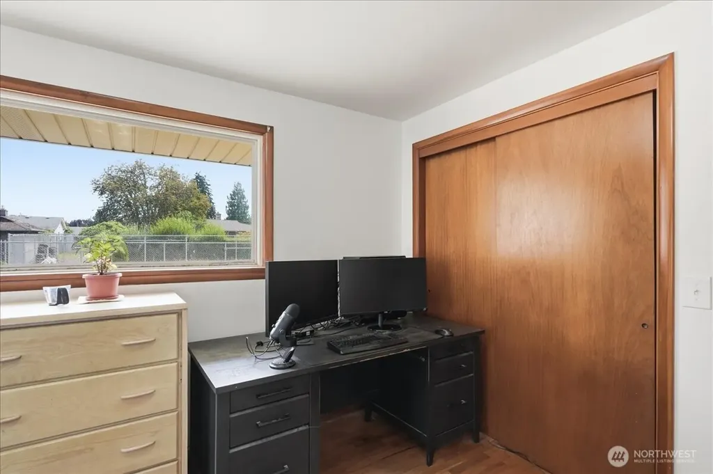 1318 F Street SE Auburn WA 98002