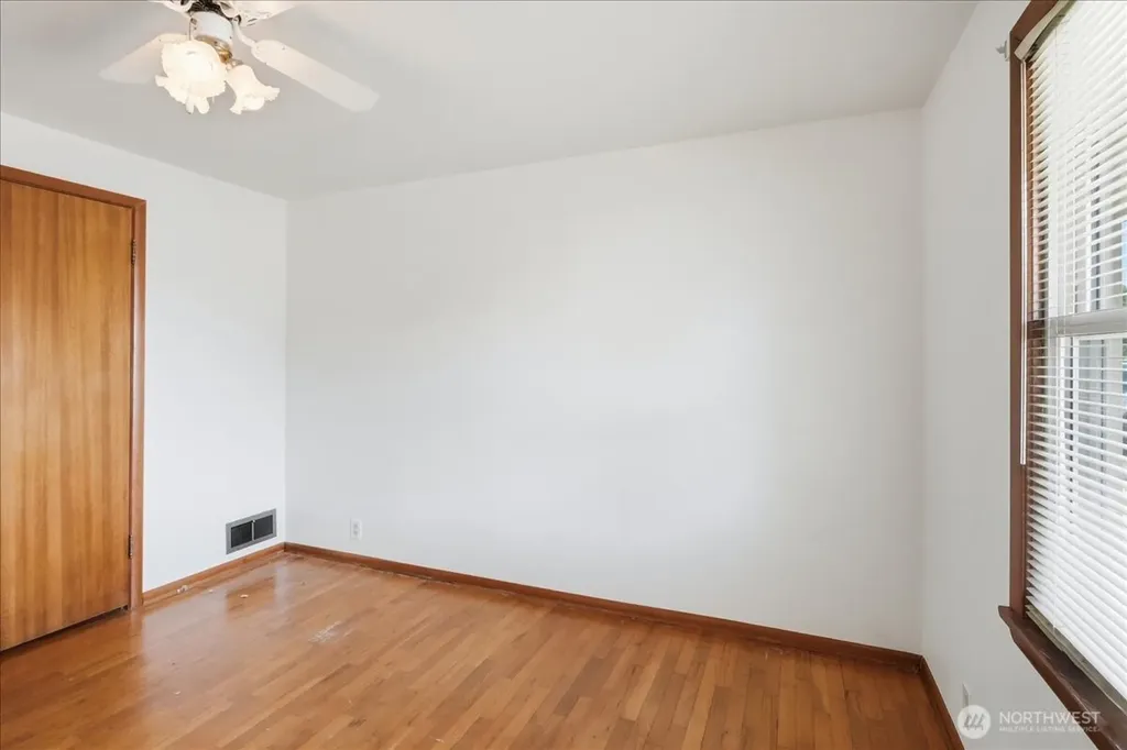 1318 F Street SE Auburn WA 98002