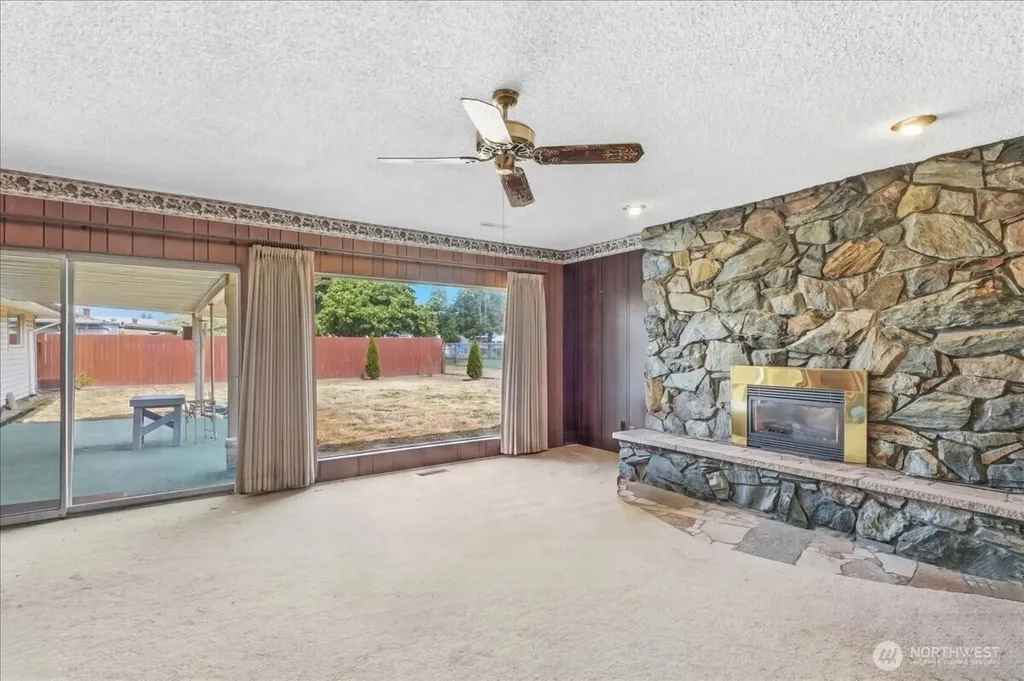 1318 F Street SE Auburn WA 98002