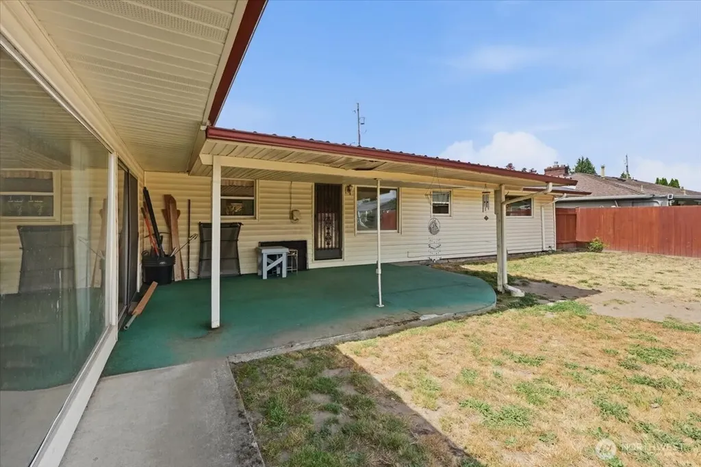 1318 F Street SE Auburn WA 98002