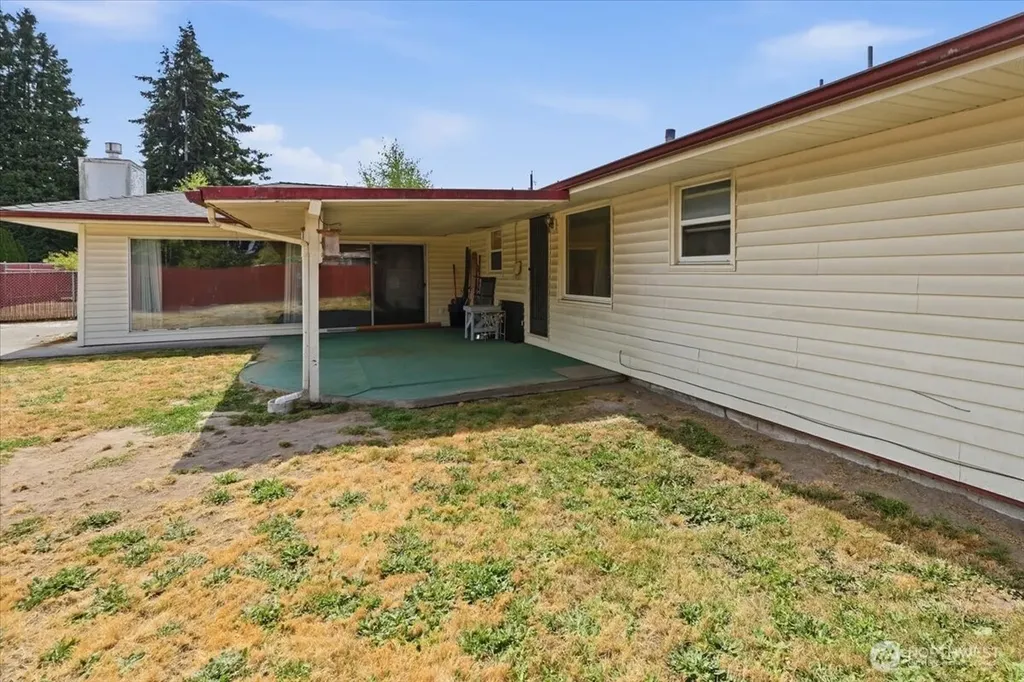 1318 F Street SE Auburn WA 98002