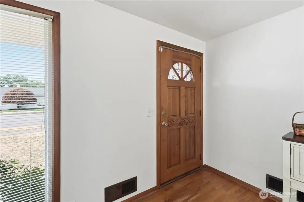 1318 F Street SE Auburn WA 98002