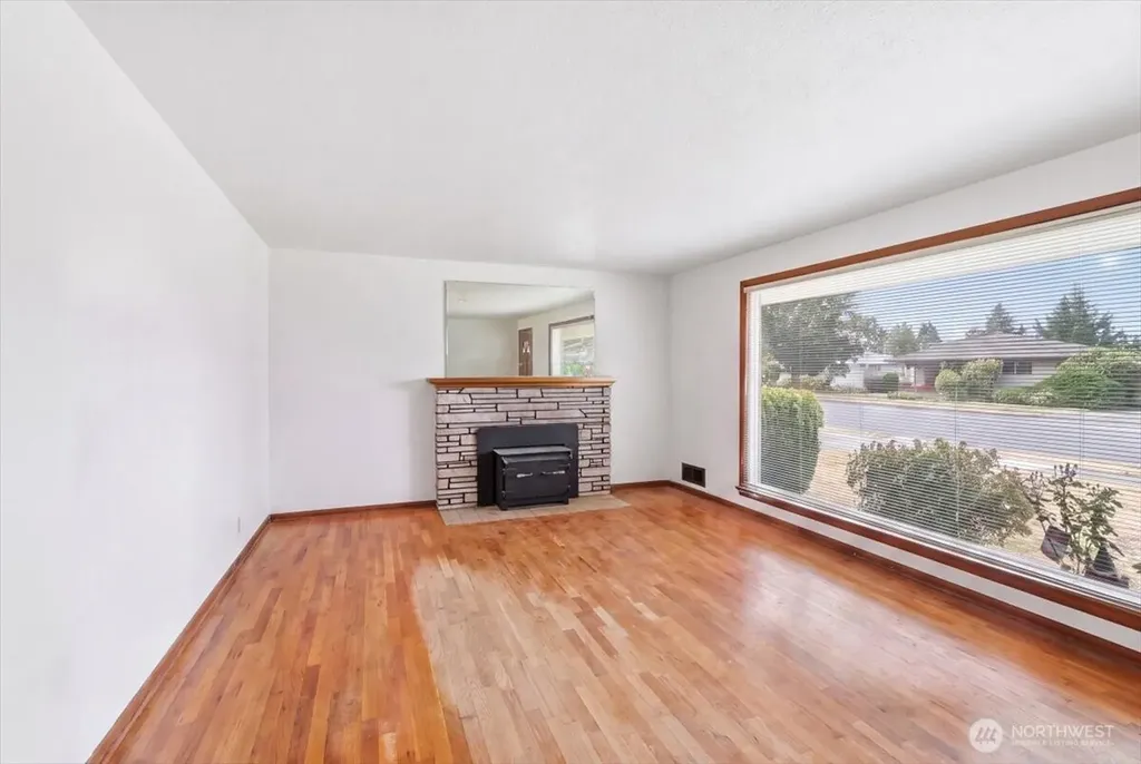 1318 F Street SE Auburn WA 98002