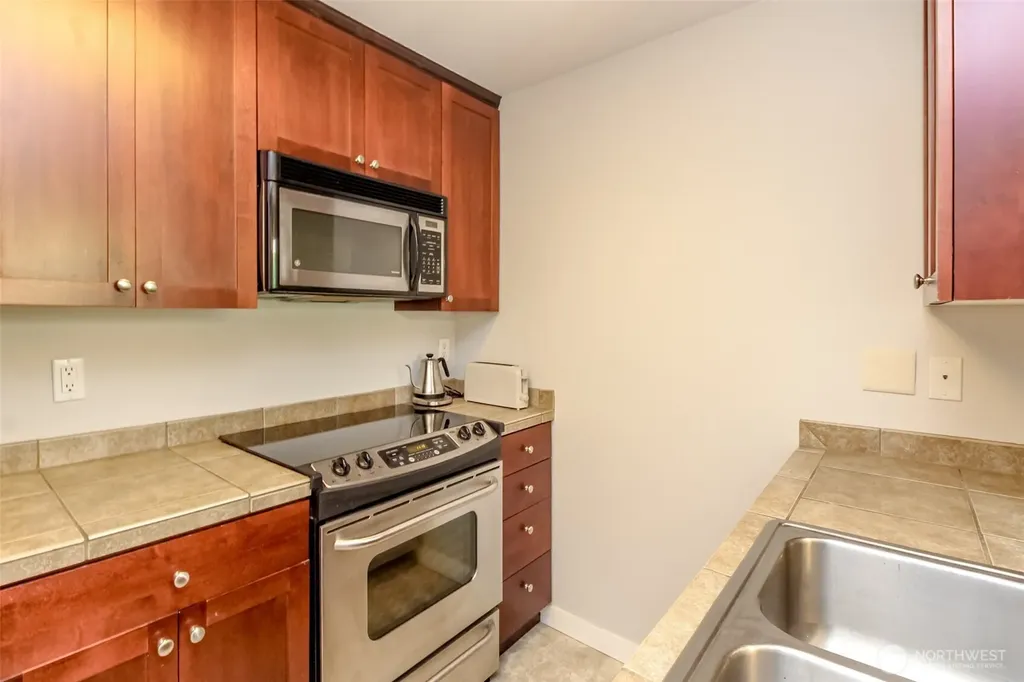 1835 S 286th Lane Federal Way WA 98003
