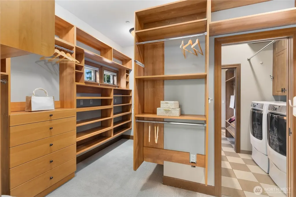 905 250th Avenue NE Sammamish WA 98074