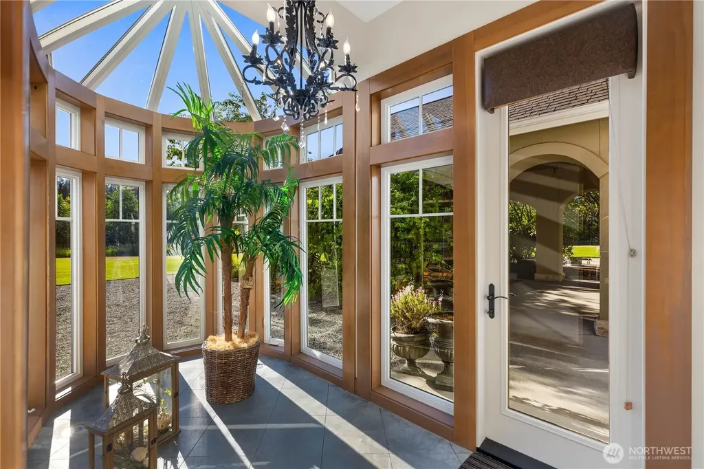 905 250th Avenue NE Sammamish WA 98074