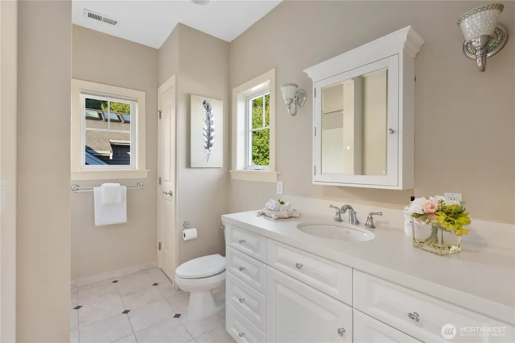 905 250th Avenue NE Sammamish WA 98074