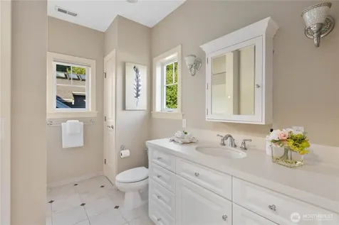 905 250th Avenue NE Sammamish WA 98074