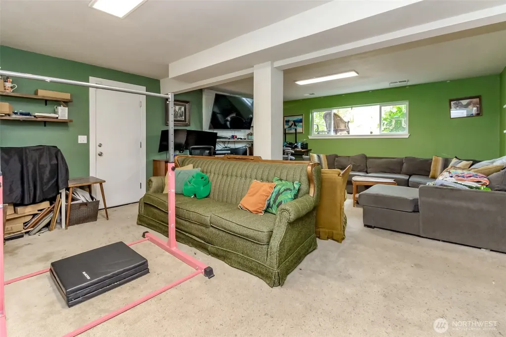 7020 E Homestead Court Tacoma WA 98404