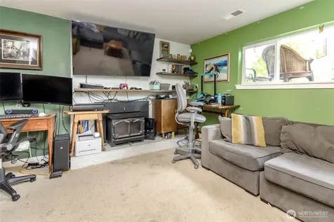 7020 E Homestead Court Tacoma WA 98404