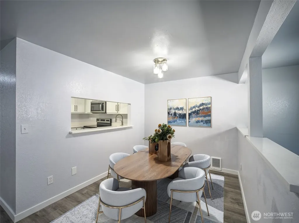 2611 NE 4th Street Renton WA 98056