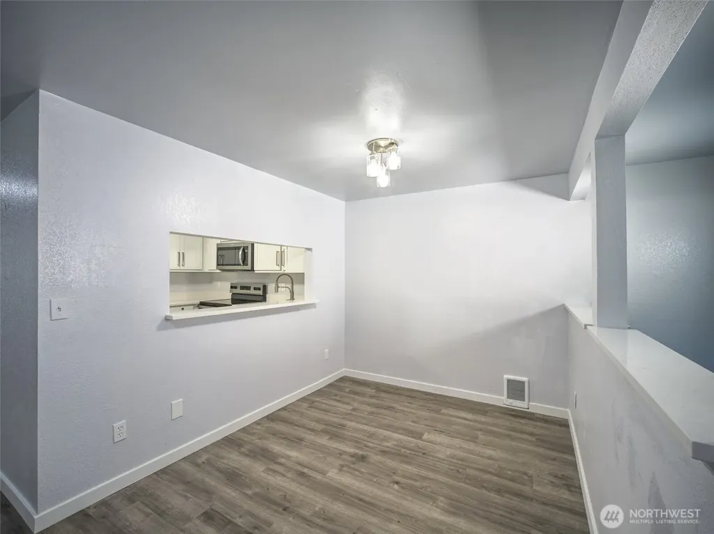 2611 NE 4th Street Renton WA 98056