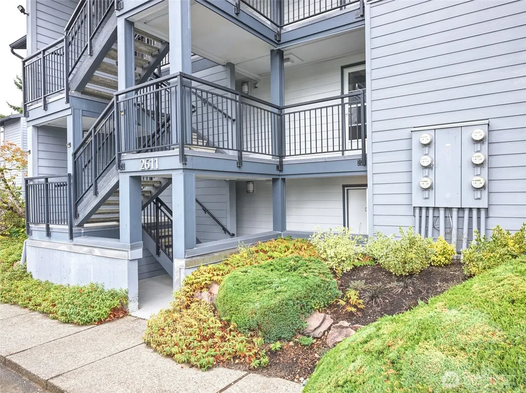 2611 NE 4th Street Renton WA 98056