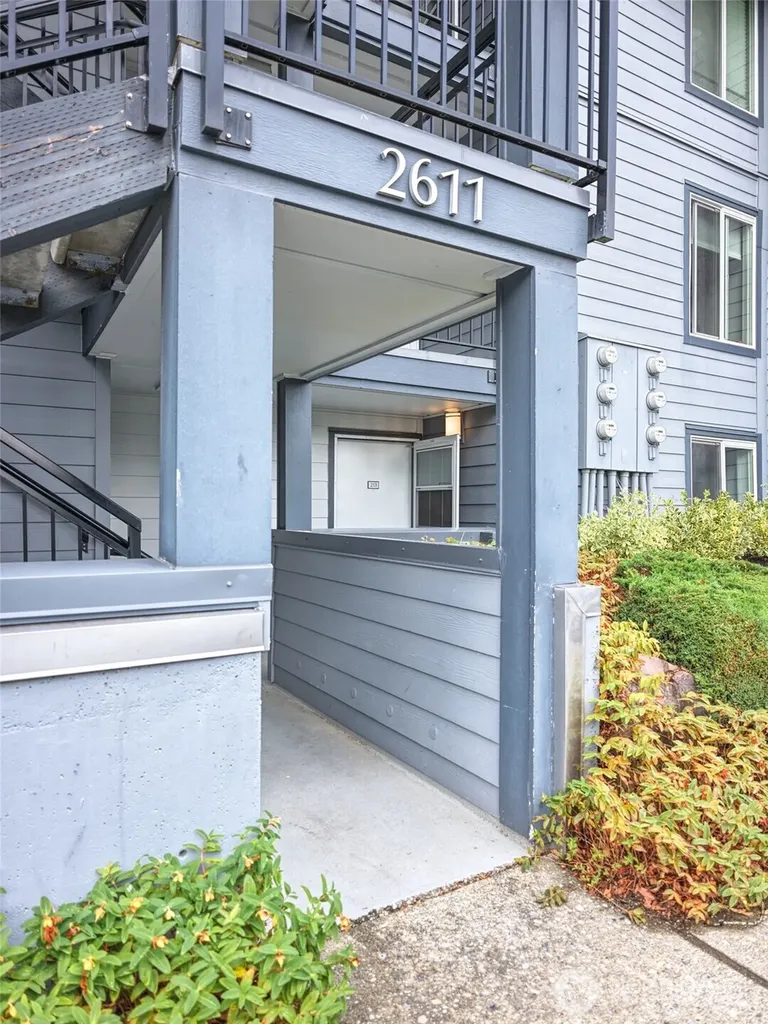 2611 NE 4th Street Renton WA 98056