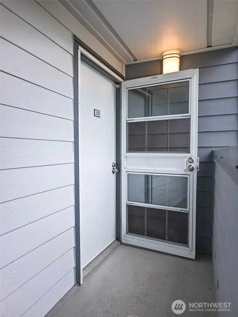 2611 NE 4th Street Renton WA 98056