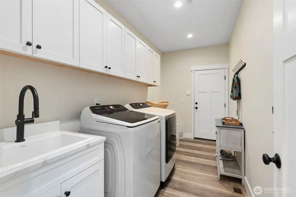 29513 Parcells Road NE Kingston WA 98346