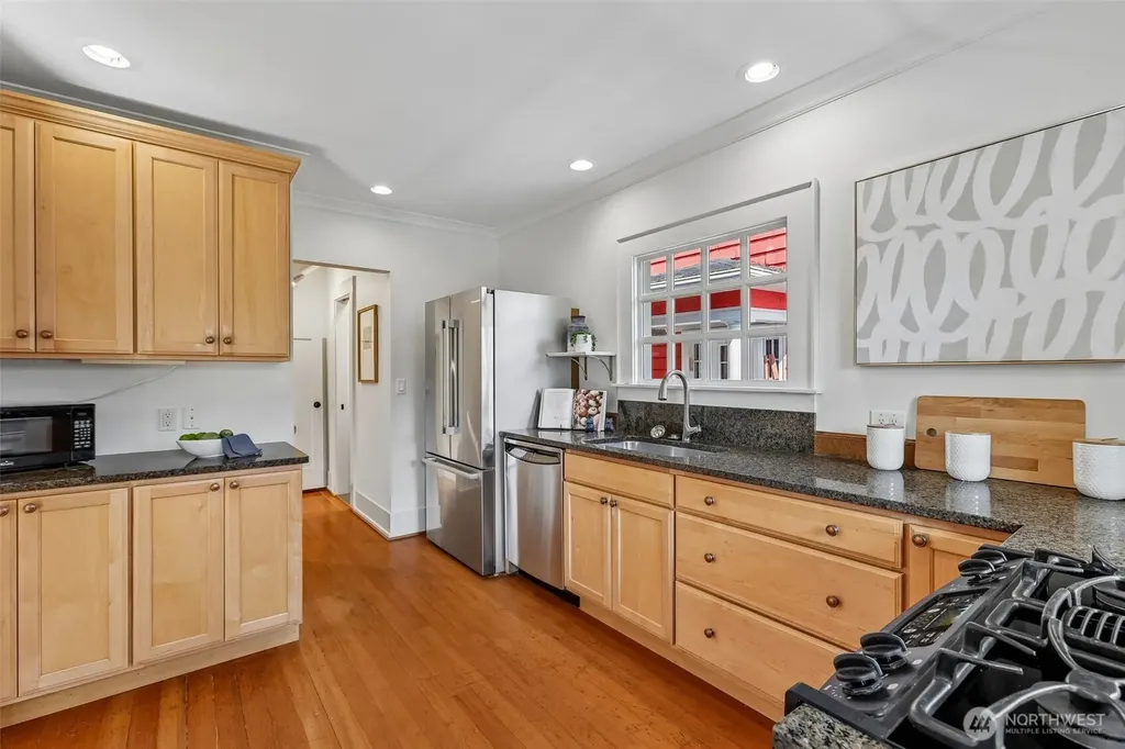 5248 17th Avenue NE Seattle WA 98105